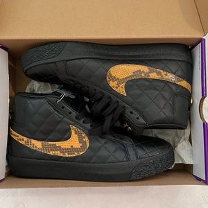 Limited Edition NIKE SUPREME BLAZER 💫